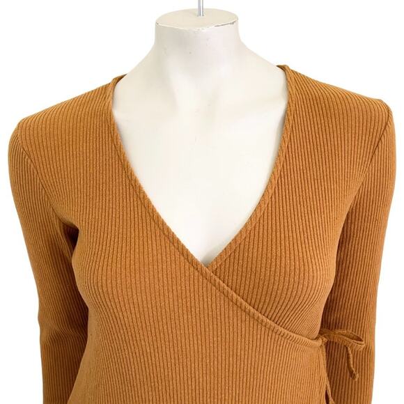 OLD NAVY Lightweight Ribbed Wrap Sweater in Honey Long sleeve Stretch SZ M - Picture 4 of 13